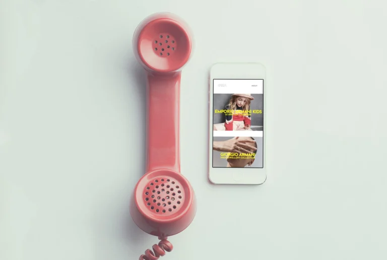 Mockup del progetto d’ARIA su smartphone (1 di 2)